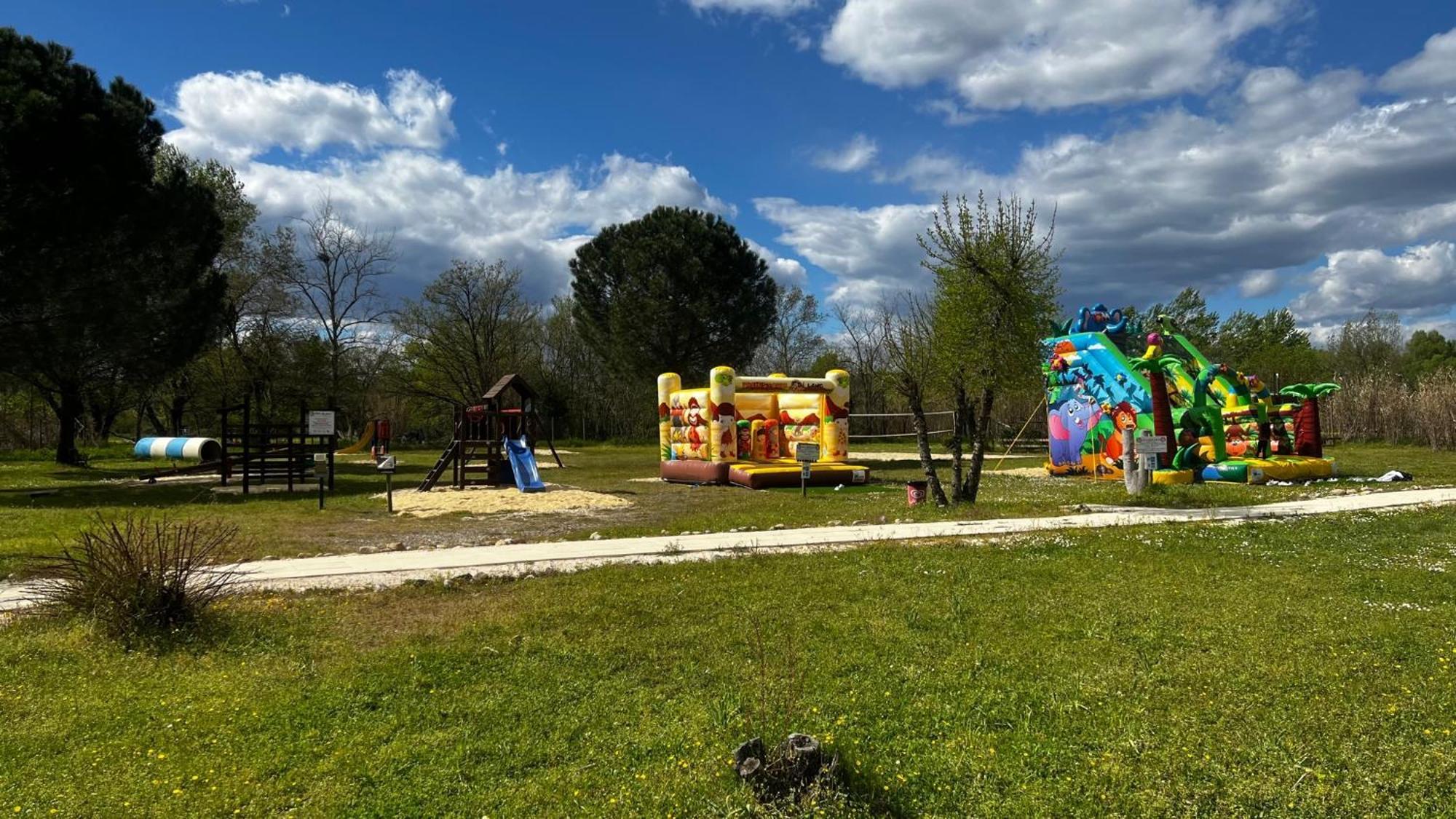 Camping Le Fief D'Anduze Exteriör bild